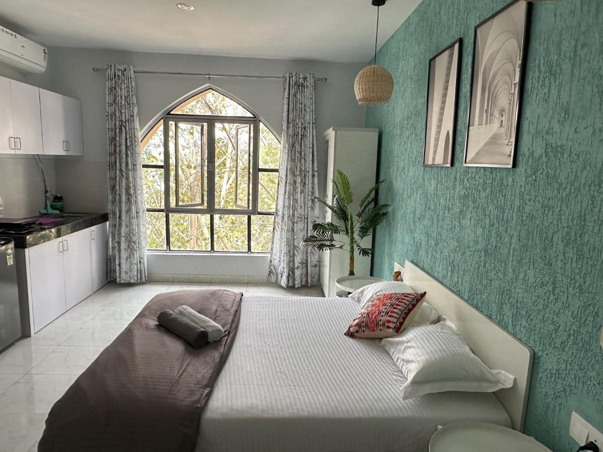Azure : Private In Koregaon Park Apartment